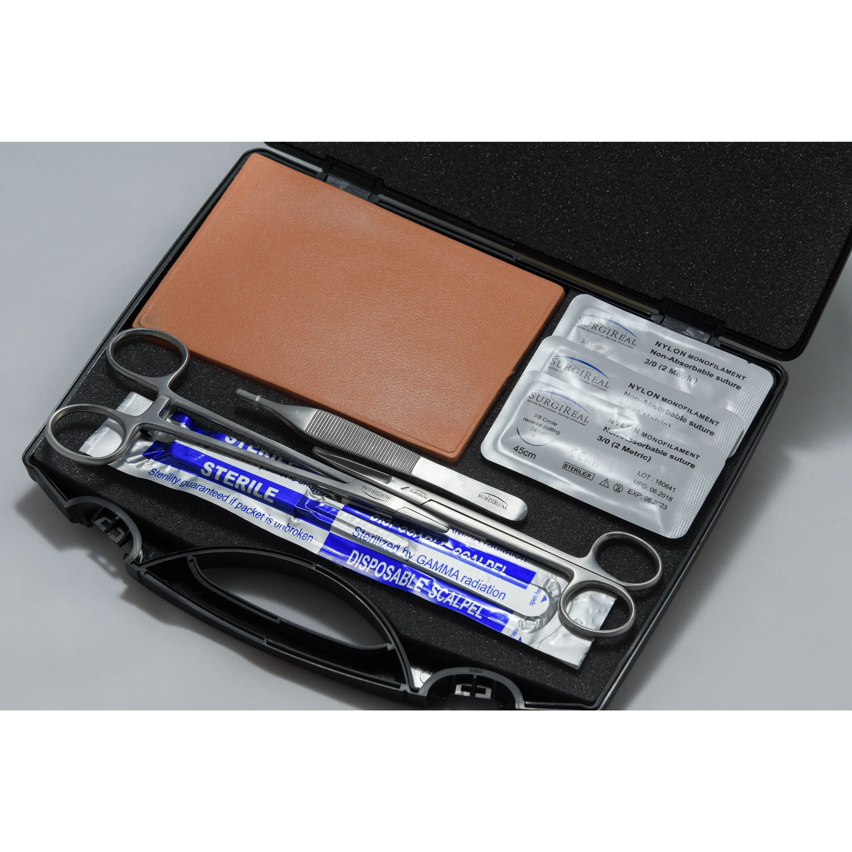Suture Training Kit With Medium 5-Layer Realsuture Suture Pad No Vessels Light Skin
